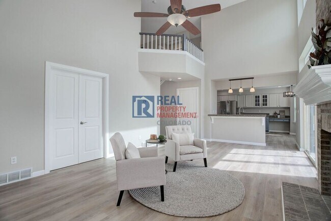 Building Photo - 5934 Instone Cir