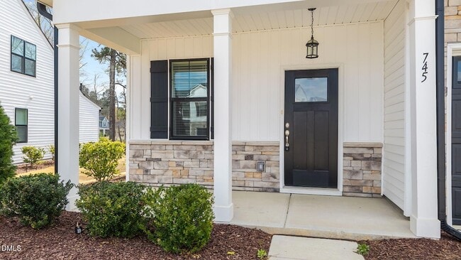 Building Photo - 745 Putney Hl Rd