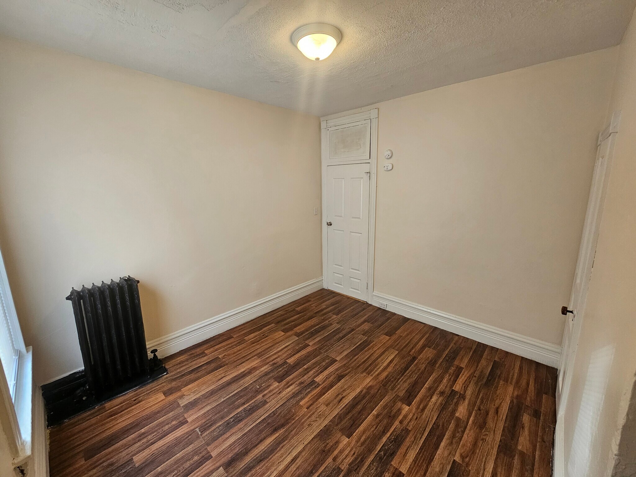 Building Photo - 132 W Douglass St