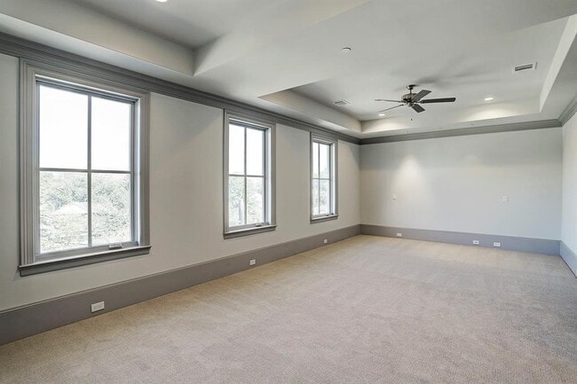 Building Photo - 1909 Revere St