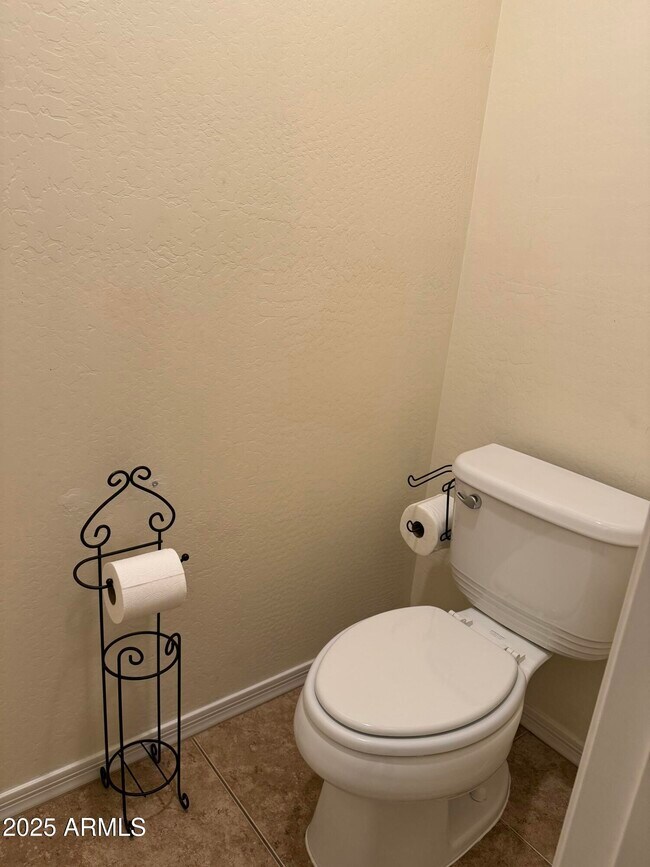 Building Photo - 11009 E Sutter Ave