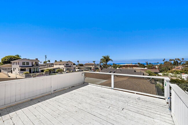 Building Photo - 114 Avenida Cadiz