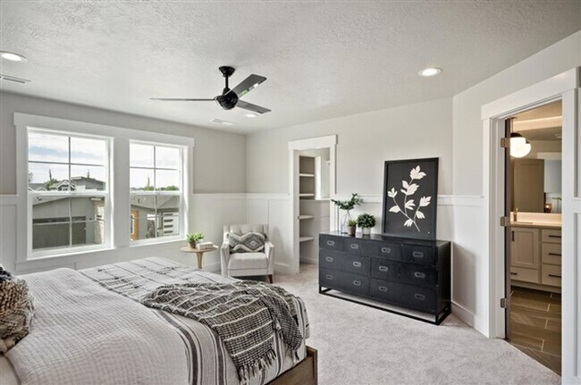 Building Photo - BRAND NEW HOME!!  4 Bedrooms, 3 Baths, Large Open Floor Plan!  Perfect Location, Must See!