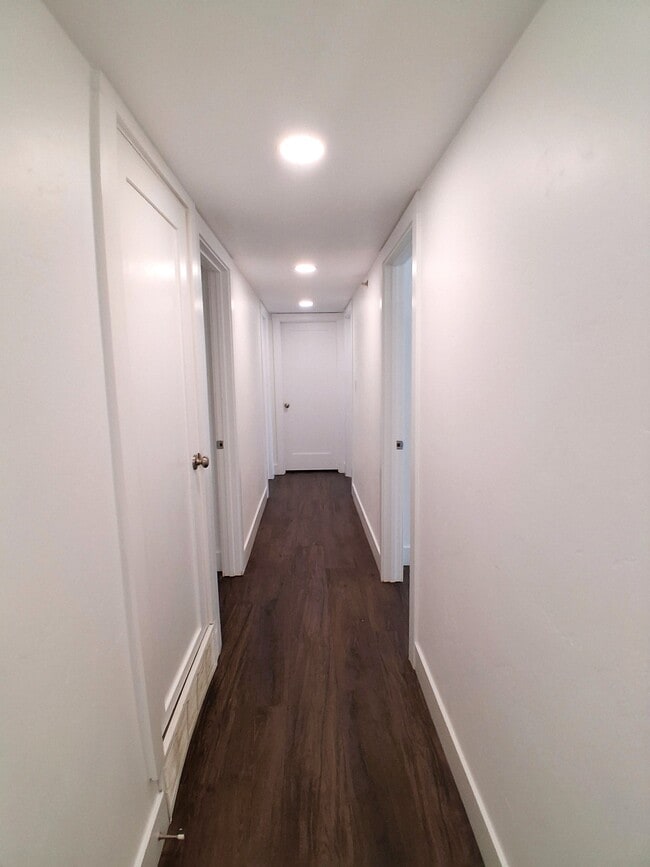 Building Photo - 724 W 1720 N