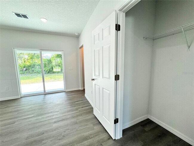 Building Photo - 1310 Tallahassee Ct