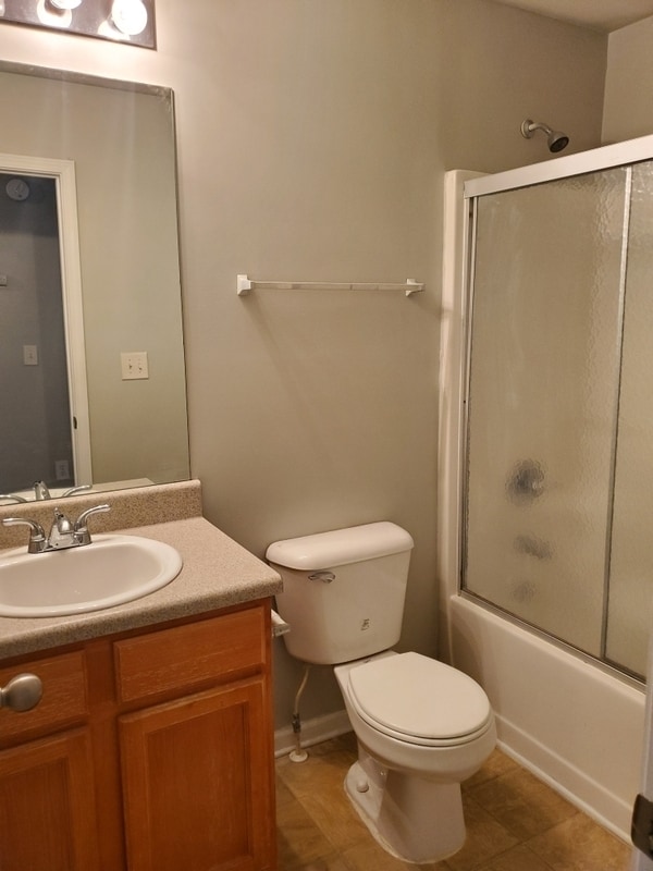 Building Photo - 11070 Southwood Dr