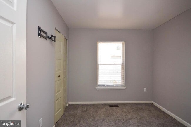 Building Photo - 14902 London Ln