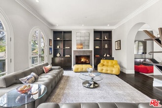 Building Photo - 2422 Cazaux Pl