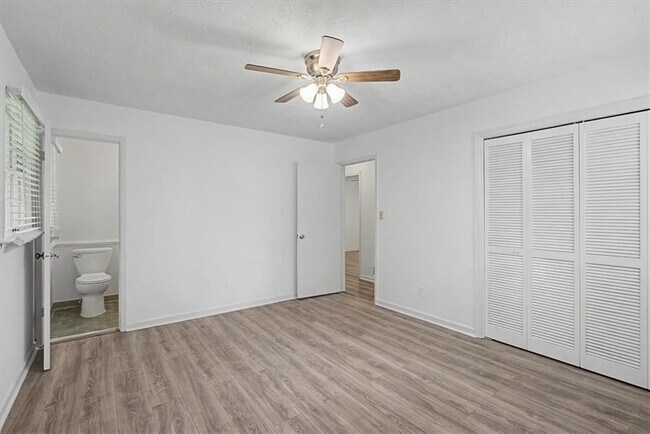Building Photo - 2985 Fredrick Dr
