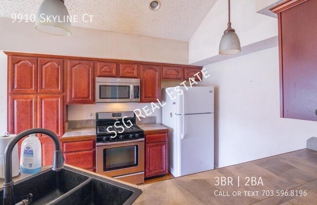 Primary Photo - Spacious 3 Bed Ranch set on private 6+ acr...