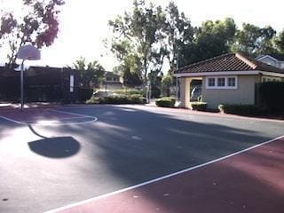 Building Photo - Beautiful House in a Great Neighborhood!