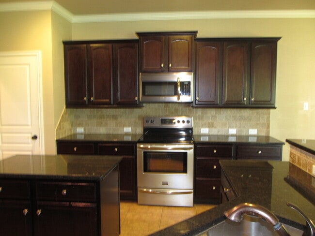 Building Photo - 2515 Twin Ridge Ct