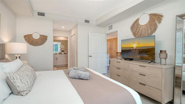 Building Photo - 12390 Wellen Golf St