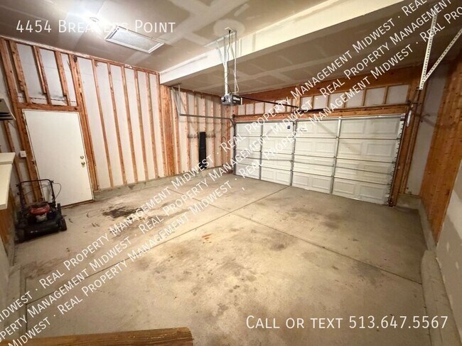 Building Photo - 4454 Breakers Point