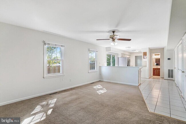 Building Photo - 6031 Mayfair Ln