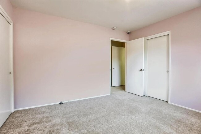 Building Photo - Charming San Mateo Home in a Quiet Countryside Neighborhood