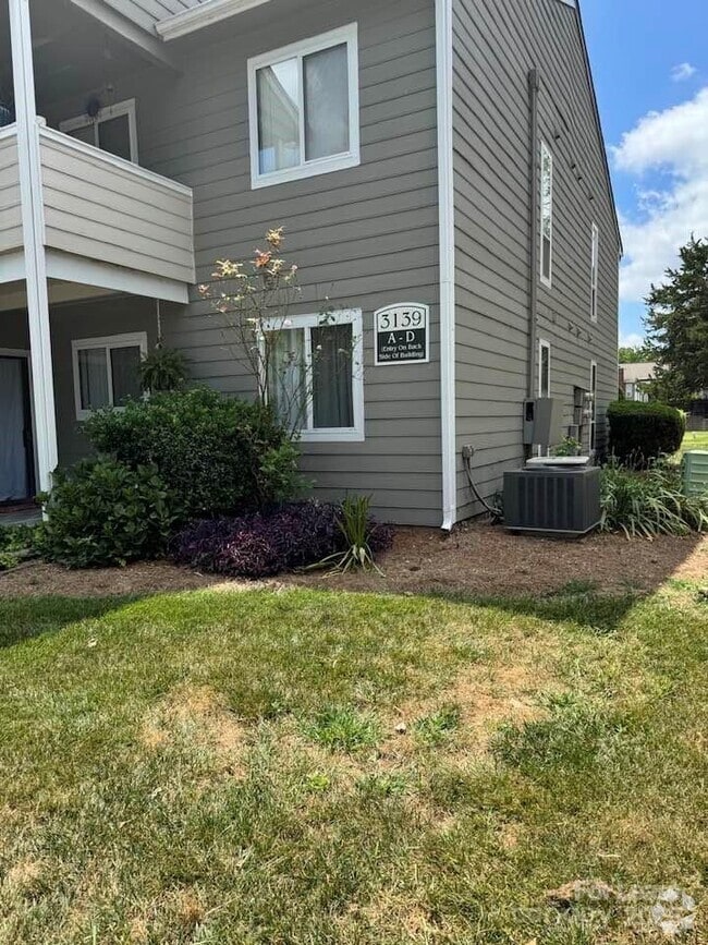 Building Photo - 3139 Heathstead Place