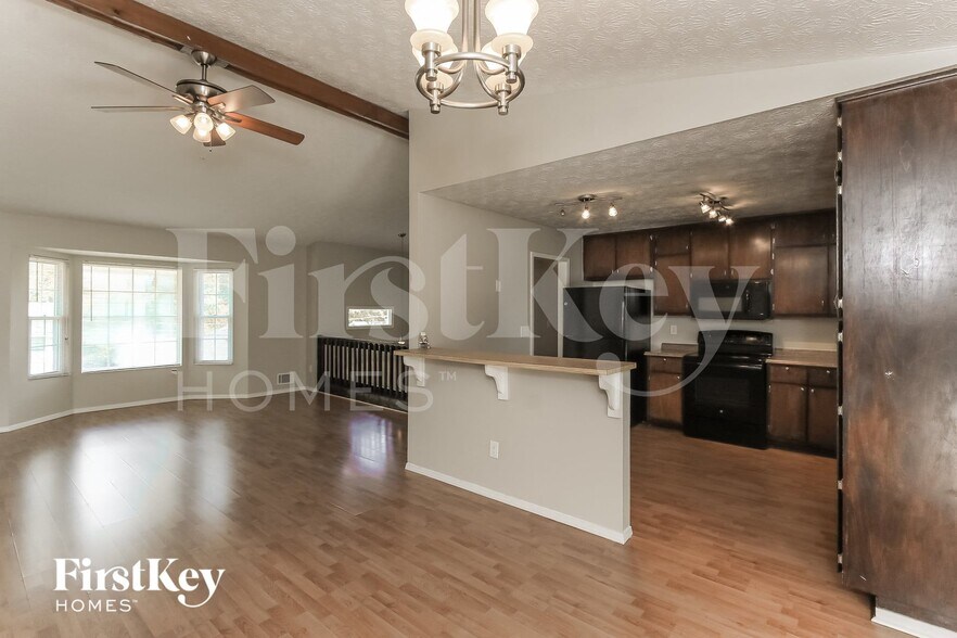 Building Photo - 2145 Sara Ashley Way