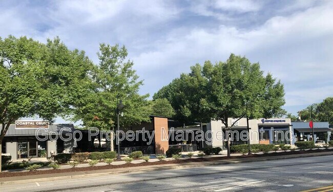 Building Photo - 305A Old Buncombe Rd