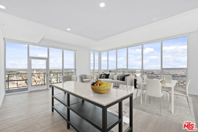 Building Photo - 230 W Olympic Blvd