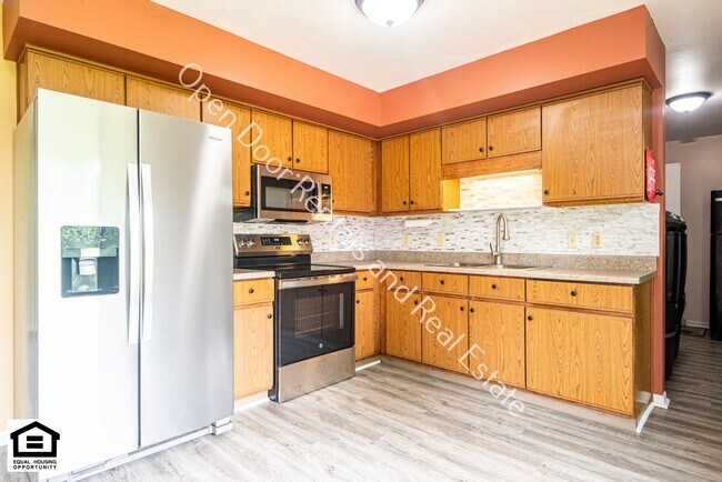 Building Photo - New Home in Kendallville now ready for rent!!