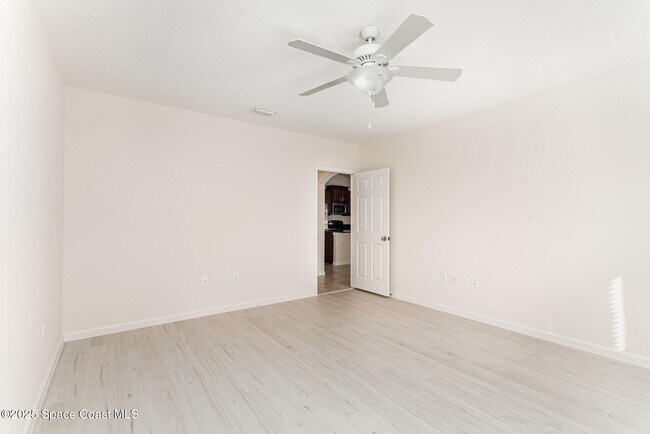 Building Photo - 1695 Litchfield Dr