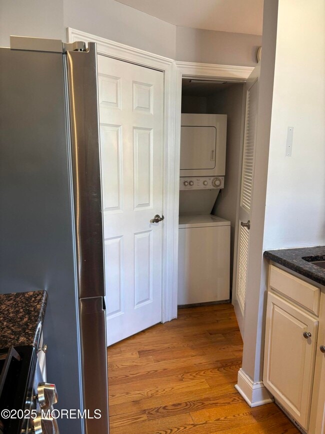 Building Photo - 112 N Broadway