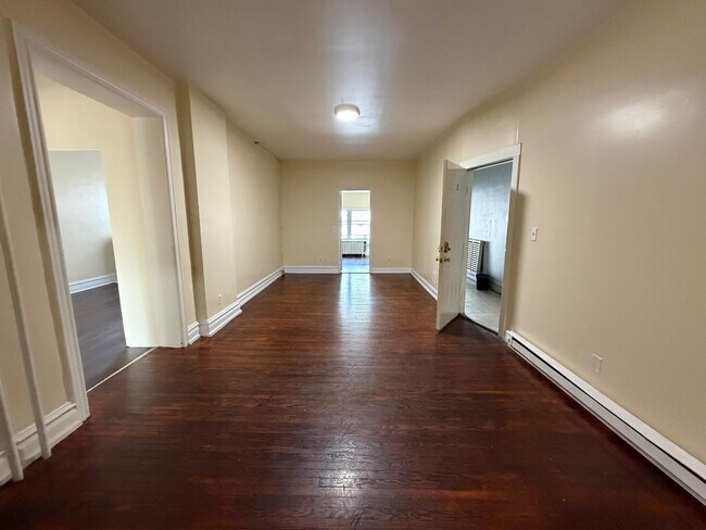 Building Photo - 848 N 7th St