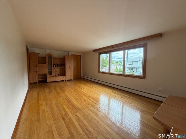 Building Photo - 133 Pinehurst Ave