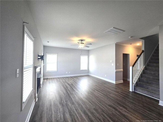 Building Photo - 604 Amusement Dr