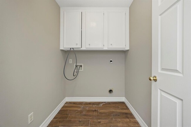 Building Photo - 22211 Mission Hills Ln