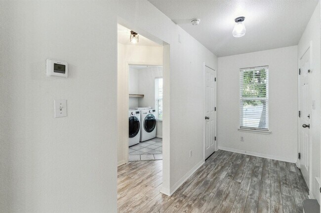 Building Photo - 137 Preston Trail