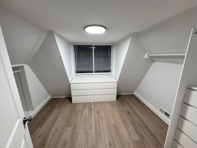 Building Photo - North End 4 bdrm Beautiful Home with Amazing Master closet!!