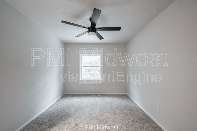 Building Photo - 6920 Chrysler St