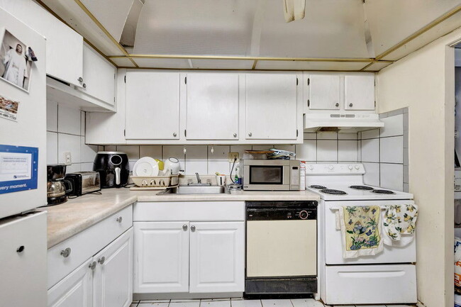 Building Photo - 7820 S Colony Cir
