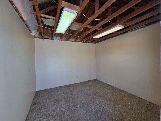 Building Photo - Queen Creek 3 bed / 2 bath on just under 5 Acres! No HOA!