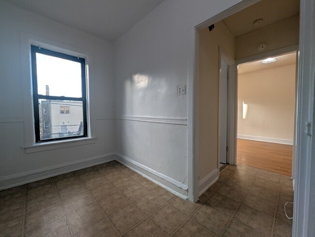 Building Photo - 3310 W Schubert Ave