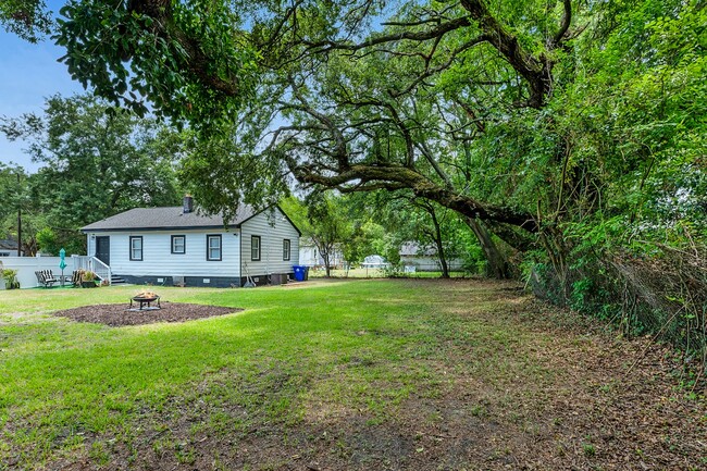 Building Photo - 1904 Morningside Dr