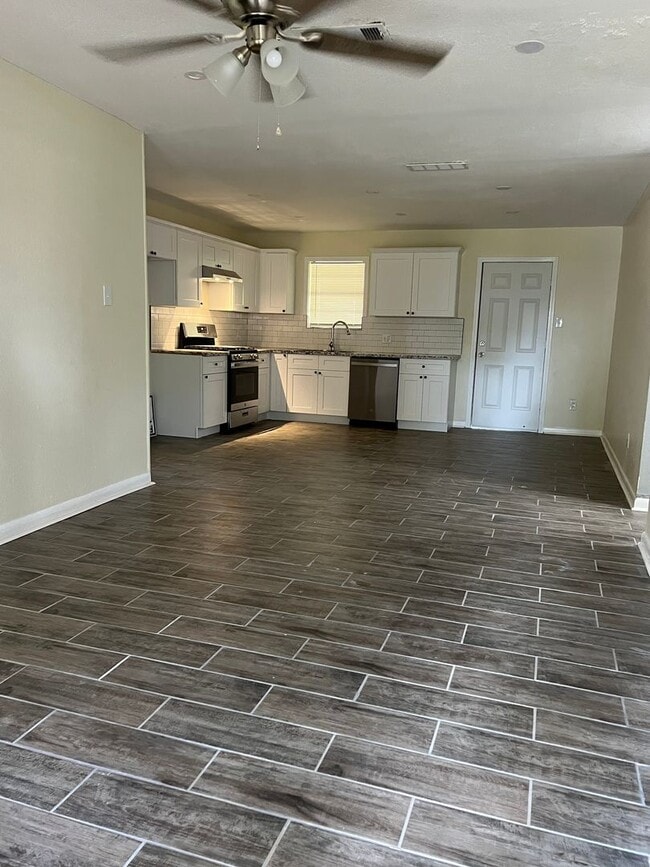 Building Photo - 3014 Nona Cir