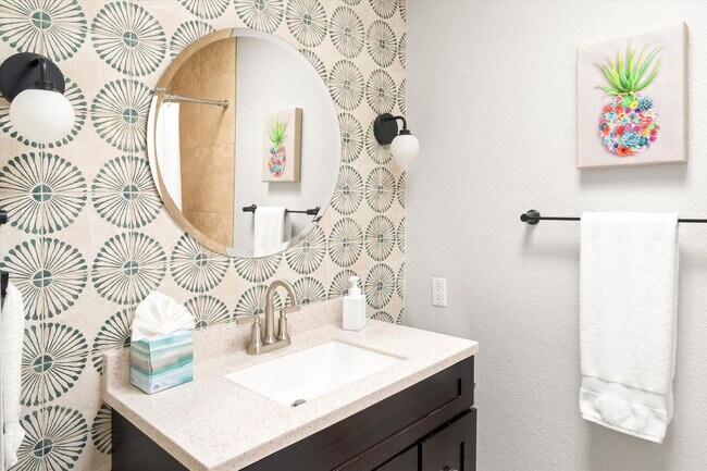 Building Photo - 4525 N 66th St