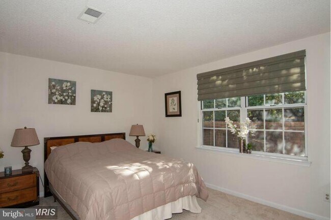Building Photo - 12104 Green Leaf Ct