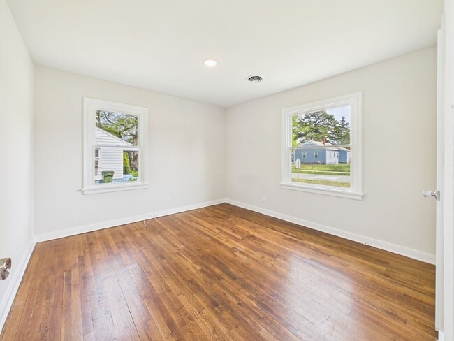 Building Photo - 1706 Catalina Dr