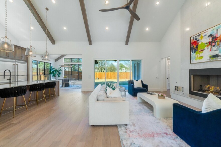 Building Photo - 3311 Regent Dr