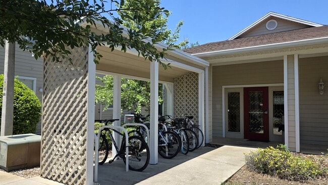 Building Photo - FOR RENT 2 bed 2.5 bath Condominium