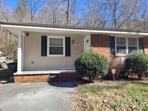 Building Photo - Newly Available in Hixson, TN! 2 Bedroom 1...