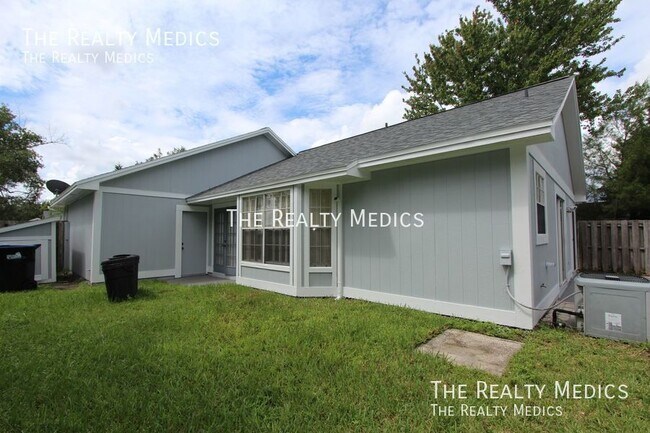 Building Photo - 153 Becky Thatcher Ct