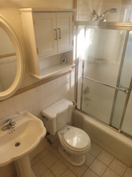 Building Photo - 10926 Riverview Rd