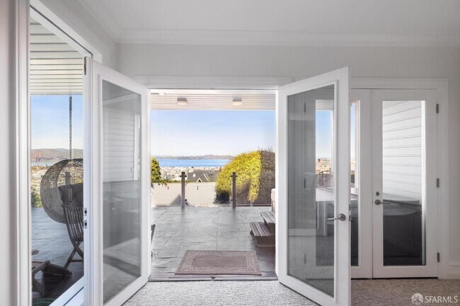 Building Photo - 2336 Broadway