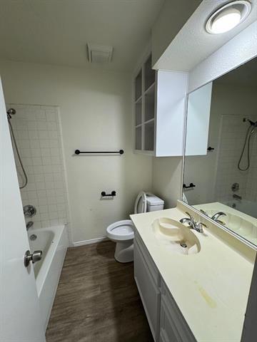 Building Photo - 1508 Hollowbrook Ct