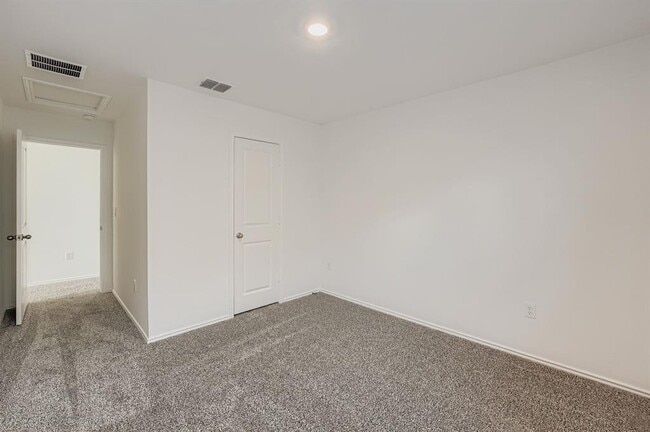Building Photo - 12112 Douglas Fir Cir